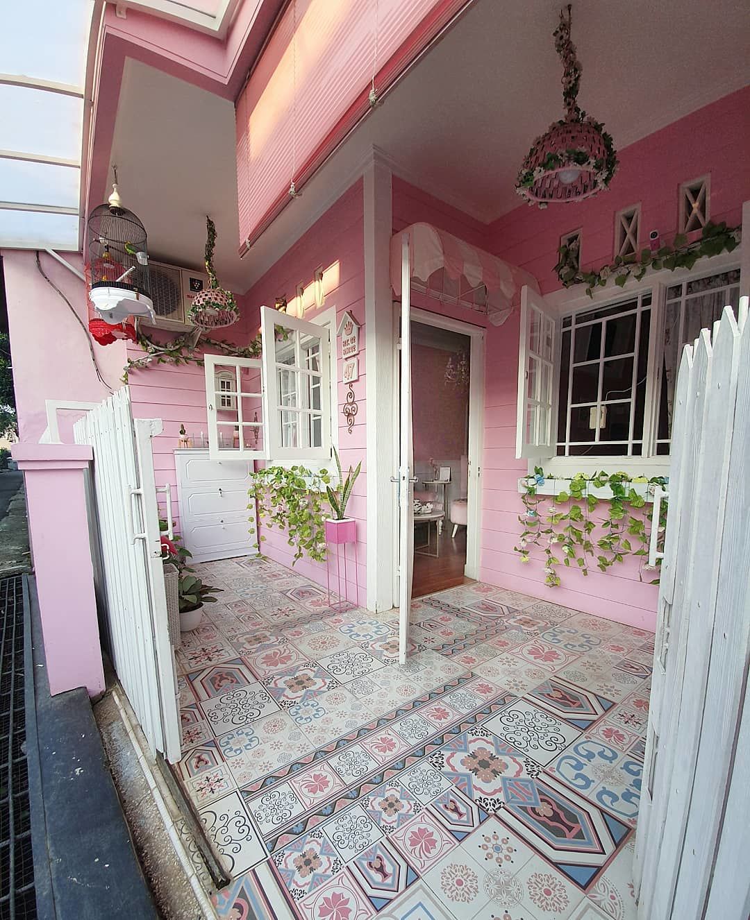 47 Gambar Desain Rumah Minimalis Warna Pink Terpopuler Yang Harus Kamu ...
