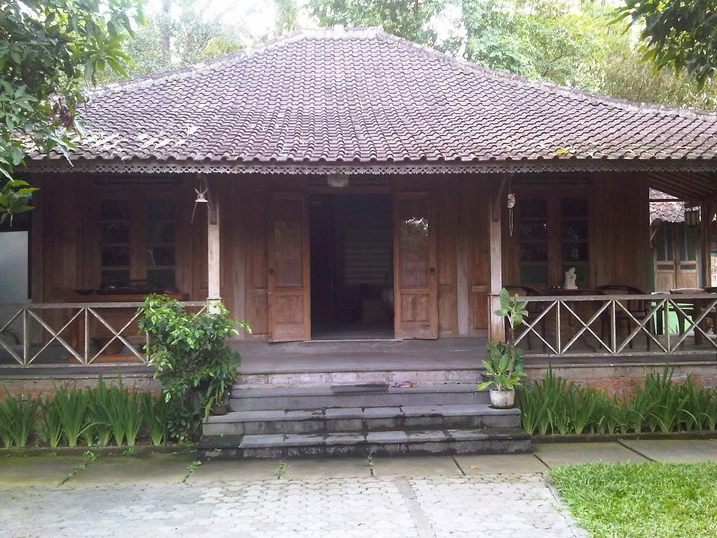79 Inspirasi Desain Rumah Klasik Jawa Barat Paling Banyak di Cari